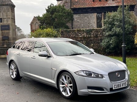 Jaguar XF D LUXURY SPORTBRAKE 4