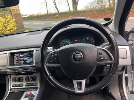 Jaguar XF D LUXURY SPORTBRAKE 29