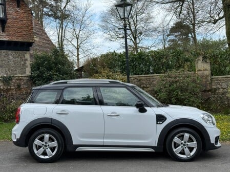 Mini Countryman COOPER D 10