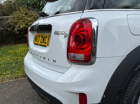 Mini Countryman COOPER D 17