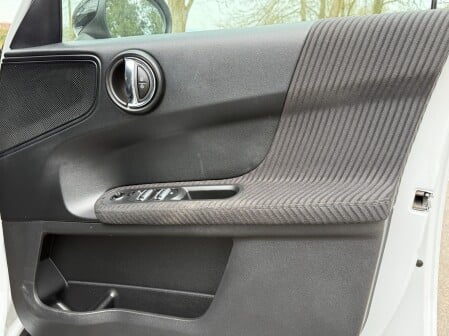Mini Countryman COOPER D 32