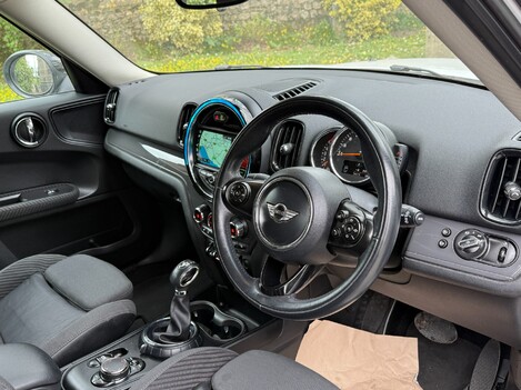 Mini Countryman COOPER D 4