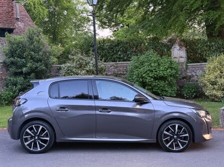 Peugeot 208 PURETECH ALLURE S/S 8