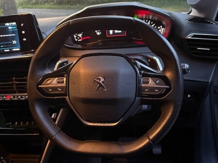 Peugeot 208 PURETECH ALLURE S/S 29
