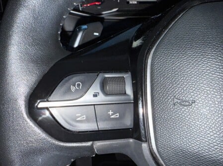Peugeot 208 PURETECH ALLURE S/S 42