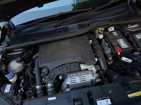 Peugeot 208 PURETECH ALLURE S/S 51