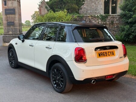Mini Hatch COOPER CLASSIC 11
