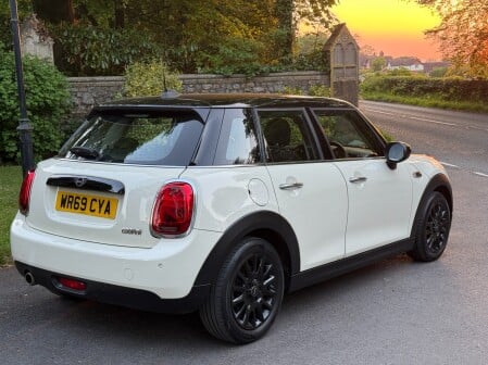 Mini Hatch COOPER CLASSIC 12