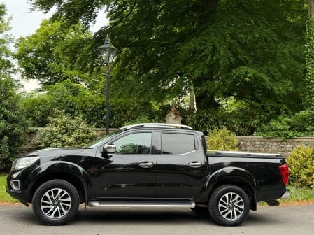 Nissan Navara DCI TEKNA 4X4 SHR DCB 7