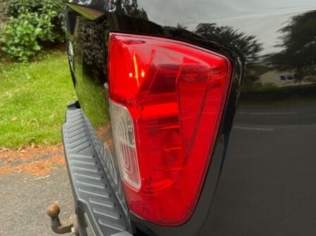 Nissan Navara DCI TEKNA 4X4 SHR DCB 16