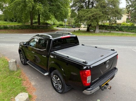 Nissan Navara DCI TEKNA 4X4 SHR DCB 23