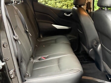 Nissan Navara DCI TEKNA 4X4 SHR DCB 29