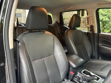 Nissan Navara DCI TEKNA 4X4 SHR DCB 3