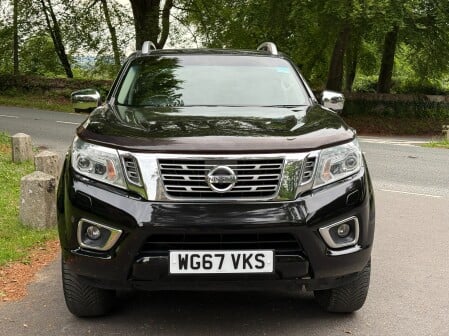 Nissan Navara DCI TEKNA 4X4 SHR DCB 9