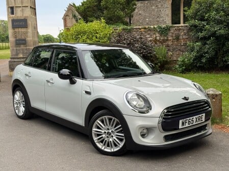 Mini Hatch COOPER 4