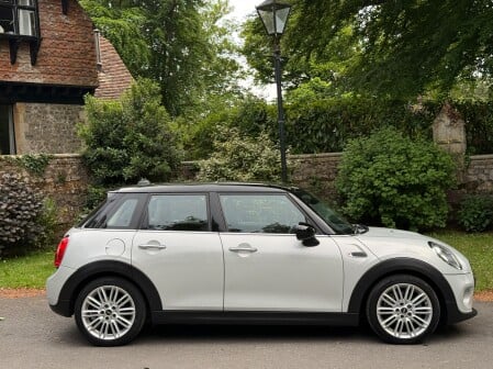 Mini Hatch COOPER 8