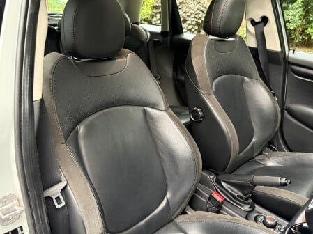 Mini Hatch COOPER 31