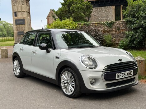 Mini Hatch COOPER 1