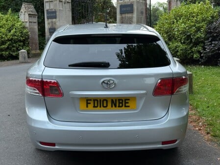 Toyota Avensis TR VALVEMATIC 10