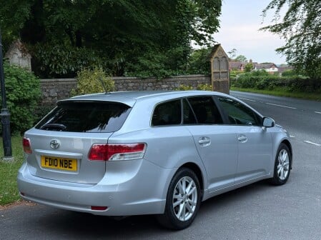 Toyota Avensis TR VALVEMATIC 12