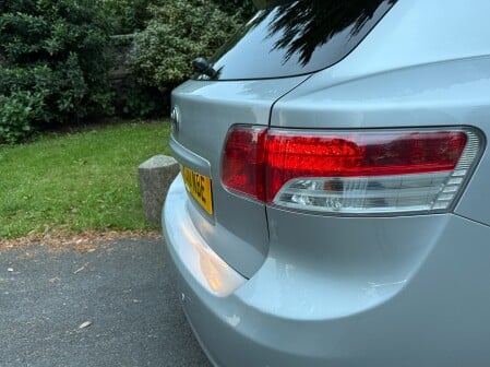 Toyota Avensis TR VALVEMATIC 17