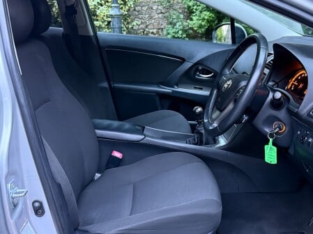 Toyota Avensis TR VALVEMATIC 22