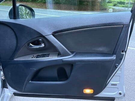 Toyota Avensis TR VALVEMATIC 27