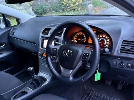 Toyota Avensis TR VALVEMATIC 28