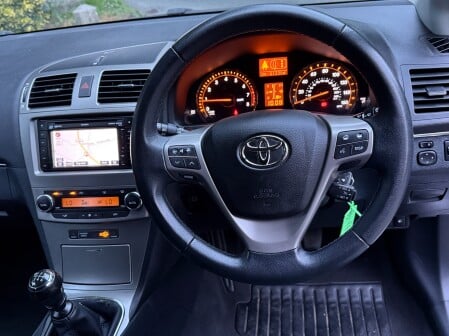 Toyota Avensis TR VALVEMATIC 29