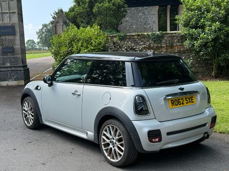 Mini Hatch COOPER 4