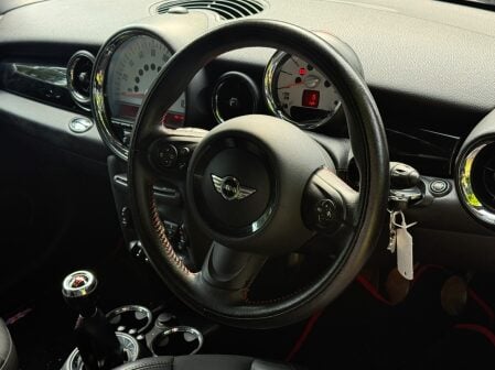 Mini Hatch COOPER 6