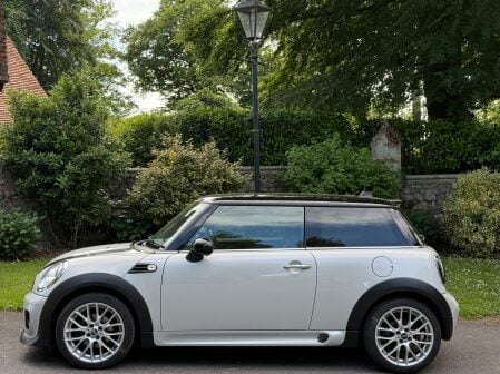 Mini Hatch COOPER 7