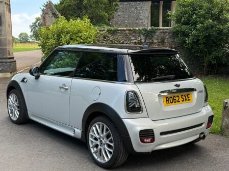Mini Hatch COOPER 11