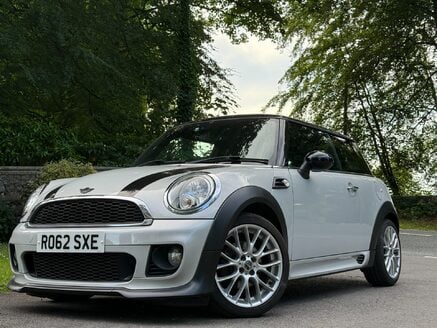 Mini Hatch COOPER