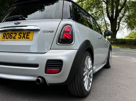 Mini Hatch COOPER 19