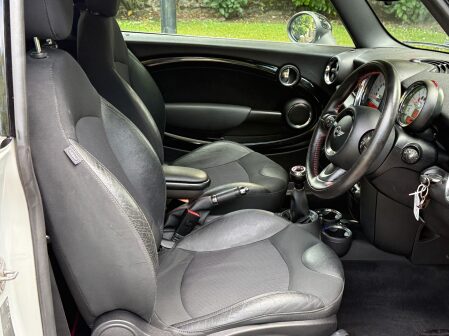 Mini Hatch COOPER 26