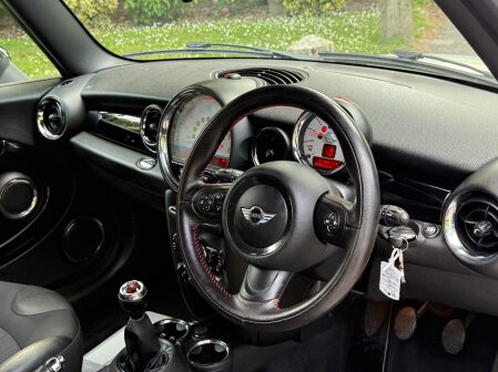 Mini Hatch COOPER 27