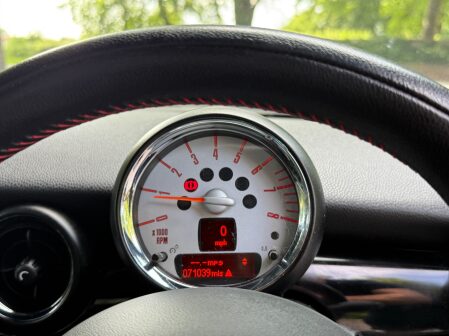 Mini Hatch COOPER 31
