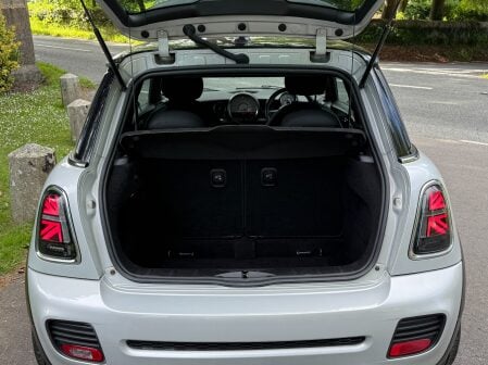 Mini Hatch COOPER 37