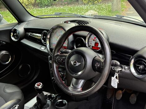 Mini Hatch COOPER 4