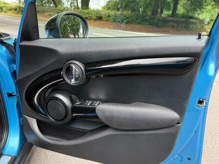 Mini Hatch COOPER 28