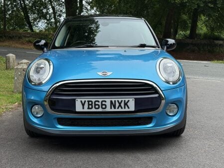 Mini Hatch COOPER 9