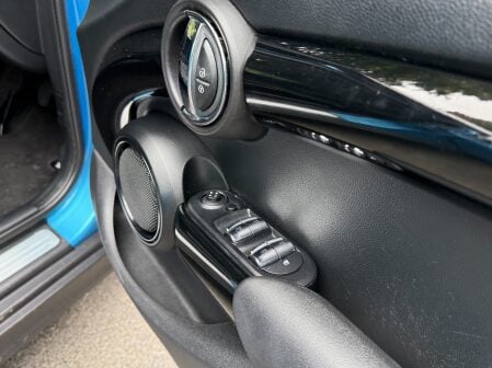 Mini Hatch COOPER 29