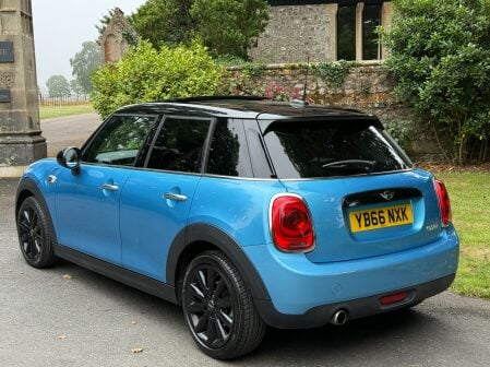 Mini Hatch COOPER 11