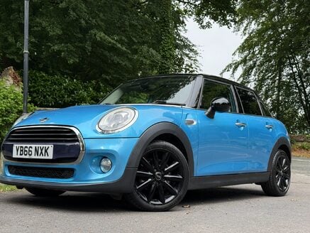 Mini Hatch COOPER