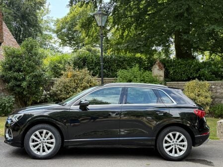 Audi Q3 TDI SPORT 7