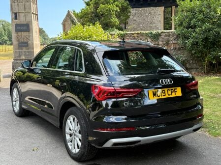 Audi Q3 TDI SPORT 11