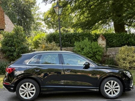 Audi Q3 TDI SPORT 8