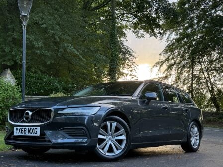 Volvo V60 D4 MOMENTUM 1