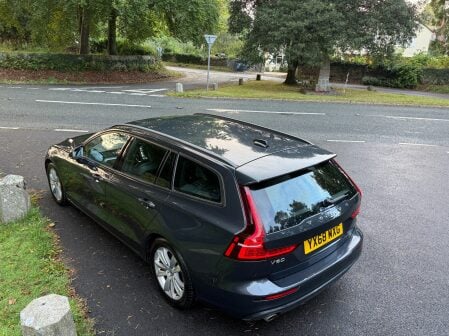 Volvo V60 D4 MOMENTUM 24